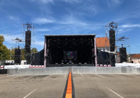 Moving&rsquo;Stage 160